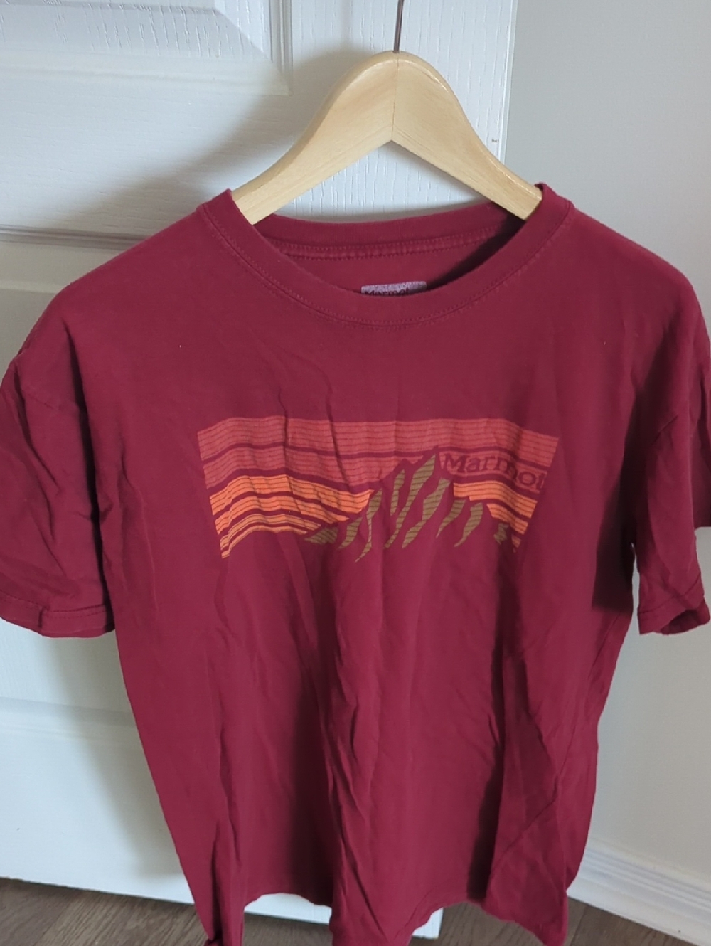 Marmot Mountain Graphic Tee Maroon Burgundy Short Sleeve T-Shirt Size Large